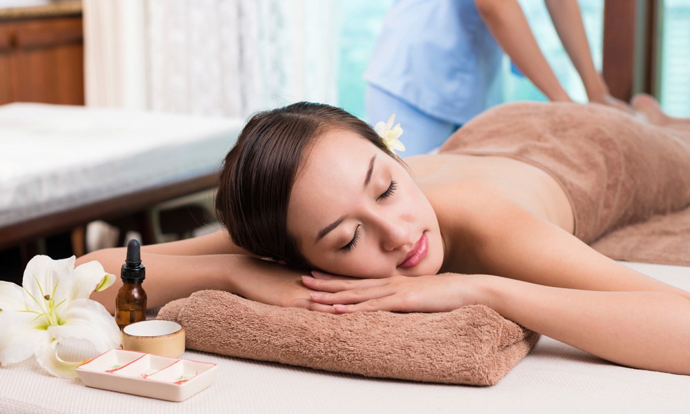 Tinh dầu massage body có tác dụng rất tốt đối với sức khỏe và tinh thần Tinh dầu massage body có tác dụng rất tốt đối với sức khỏe và tinh thần